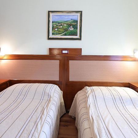 B & B Casa Rustica Dva Baladura Rooms Kanfanar Esterno foto